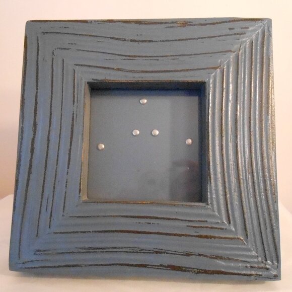 Beautiful Blue Woodgrain Picture Frame With Mat Holds 3.5"x3.5" Photo - Picture 1 of 3